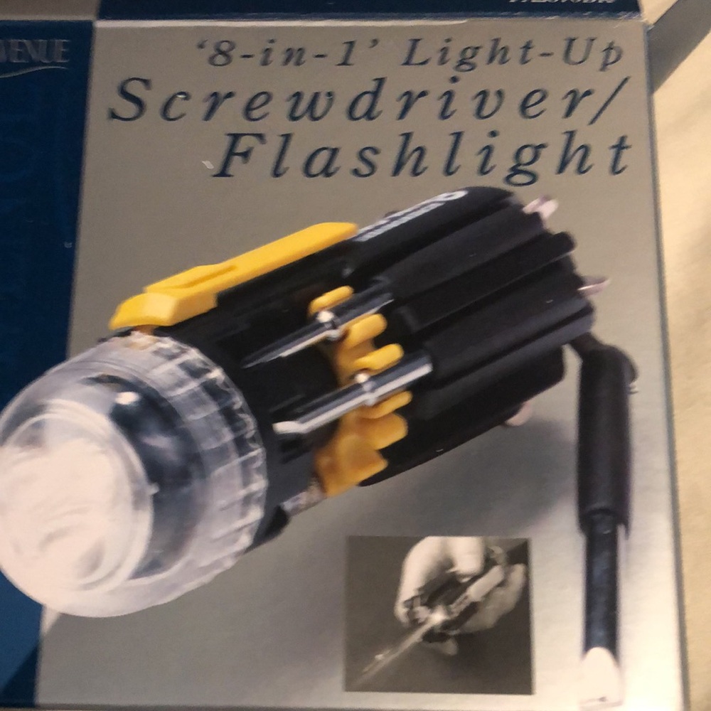 Screwdriver/flashlight light up 8 in-1 new ABS plastic on/off light clip